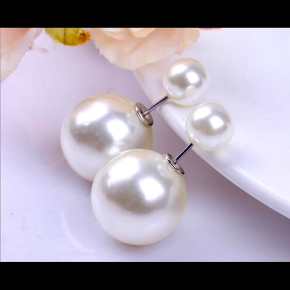 Double faux pearl earrings, dimension and elegant - Picture 3 of 3